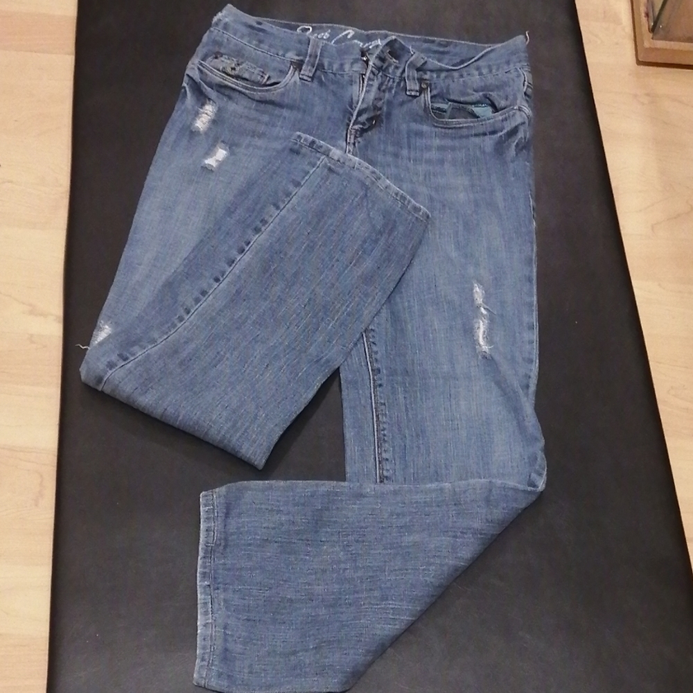 Jacob's pants with rips designs
